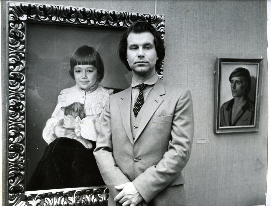 Шилов у моего портрета